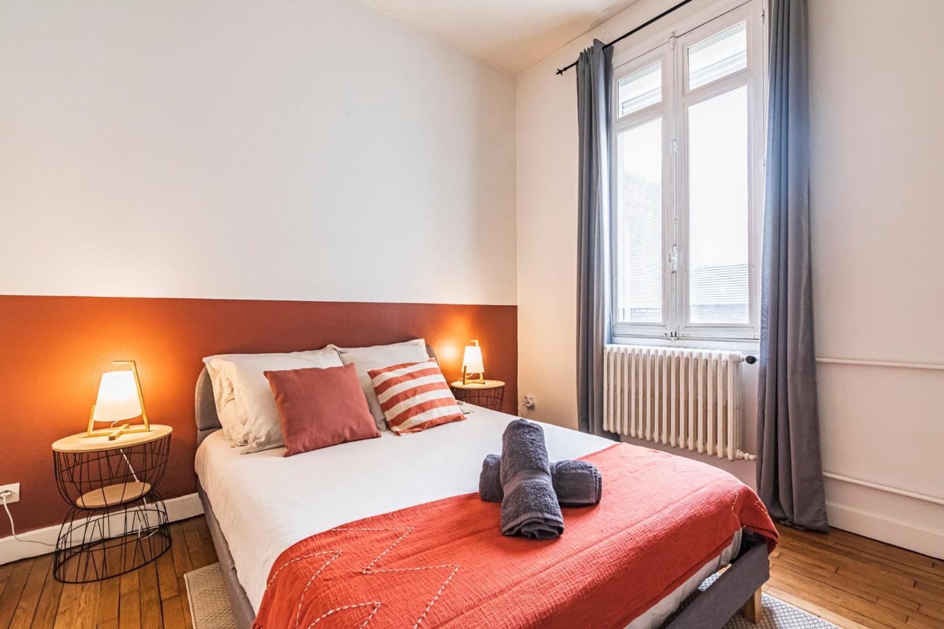 L'Haussmannien - Spacieux 4 Chambres - Centre - Gare ランス エクステリア 写真